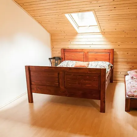 Ujastraba * ויחודנה