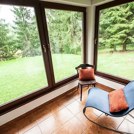 Ujastraba אכסניה *