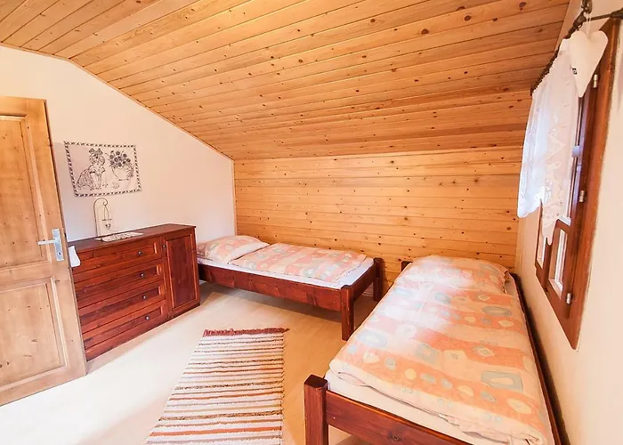 Ujastraba Chata Vychodna