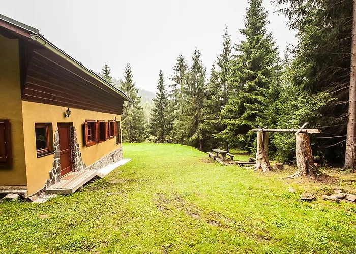 Jaktstuga Ujastraba *